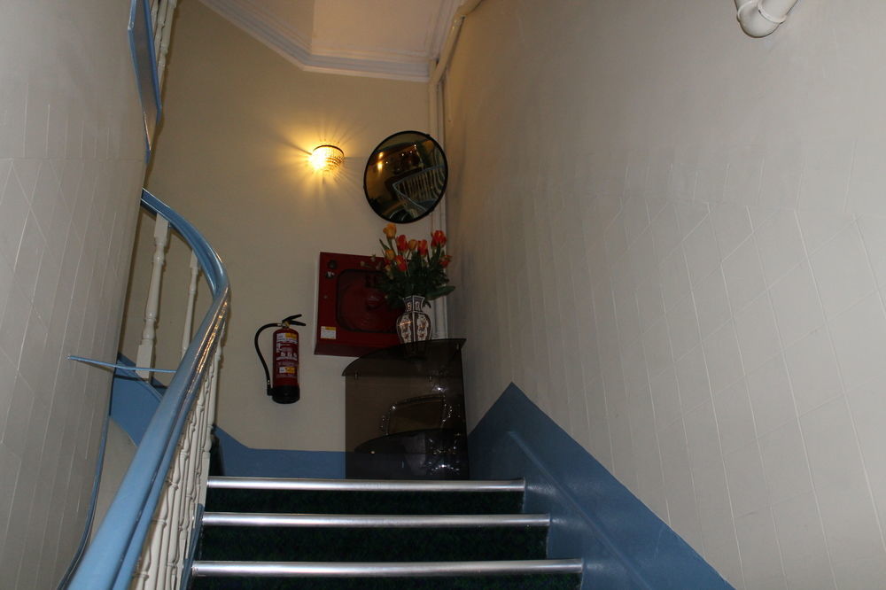 Guest House Henrique VIII OOporto Exteriör bild